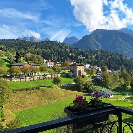アパート A Un Passo Dal Cielo ロレンツァーゴ・ディ・カドーレ