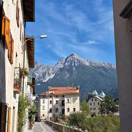 A Un Passo Dal Cielo * ロレンツァーゴ・ディ・カドーレ